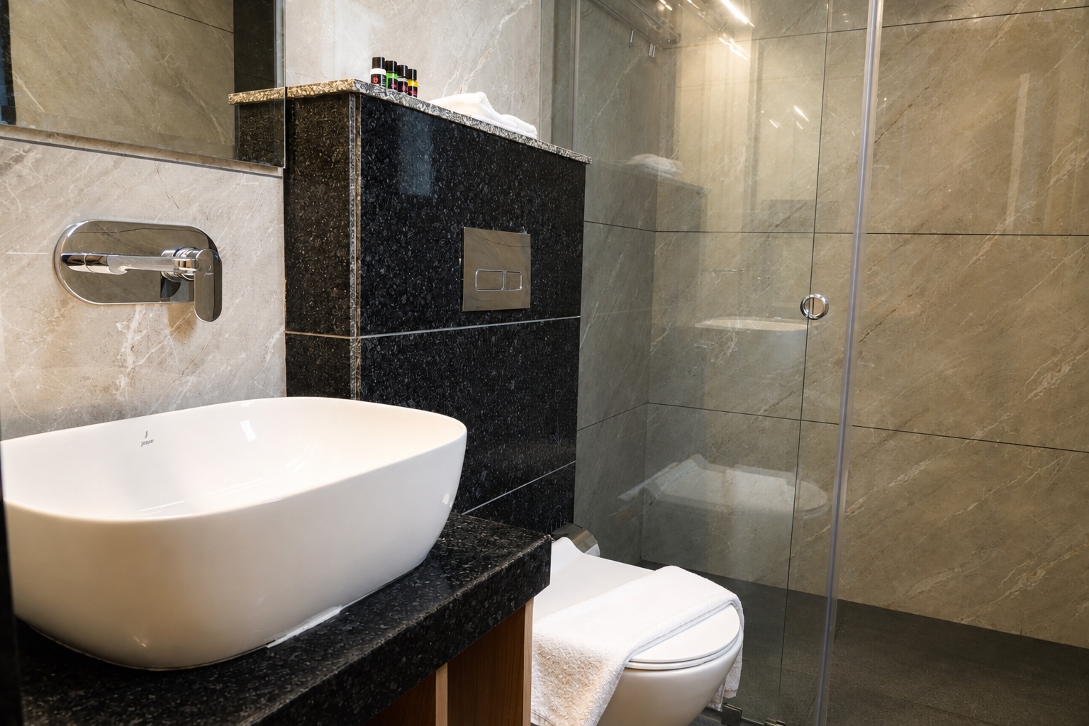 Hotel Ramaya Bathroom with Rain Shower