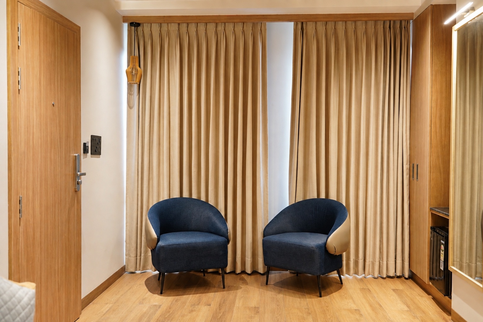 Super Deluxe Room Seating Area